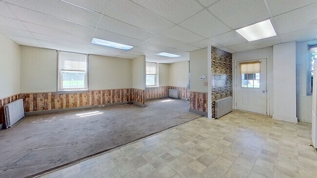 Building Photo - 693 Kralltown Rd