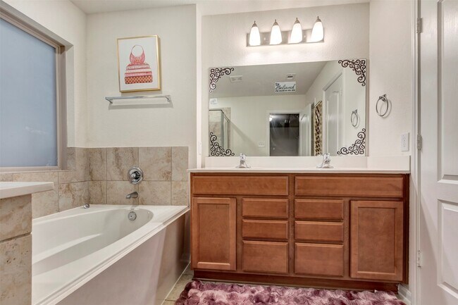 Building Photo - 2542 White Bluff Ln