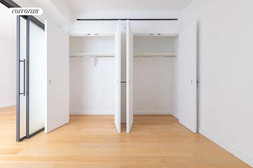 Building Photo - 547 W 47th St