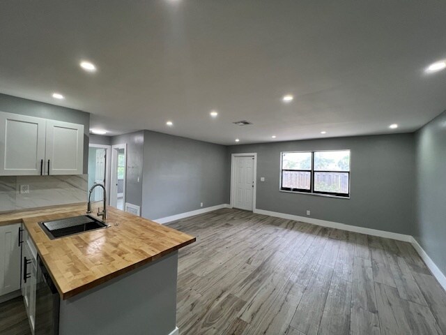 Building Photo - 5415 NW 22nd St