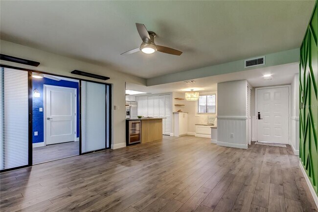 Building Photo - 2673 Sabal Springs Cir