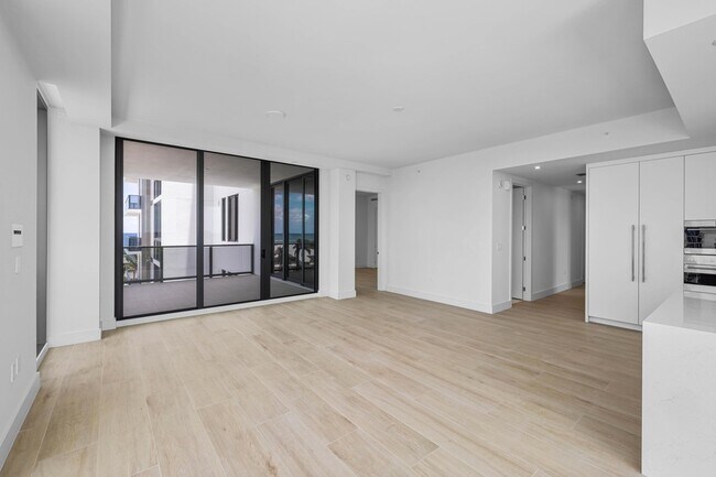 Building Photo - 305 Briny Ave