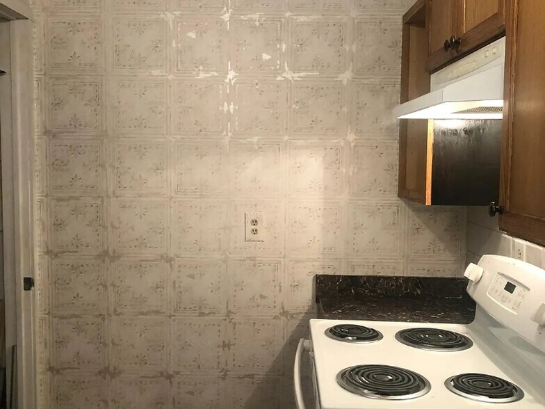 Building Photo - 1422 Laurel Ln