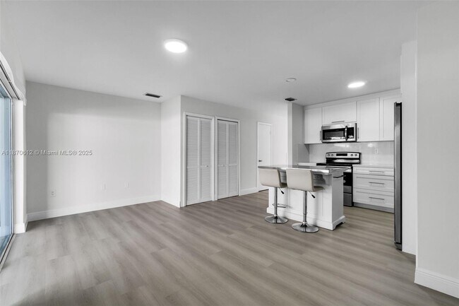 Building Photo - 6514 SW 128th Pl