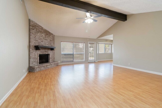 Building Photo - Charming 3-Bedroom Home Available for Rent!