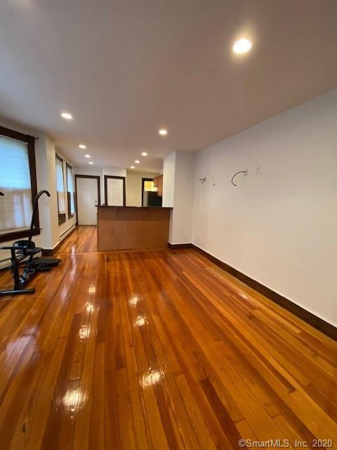 Building Photo - 174 Meadow St