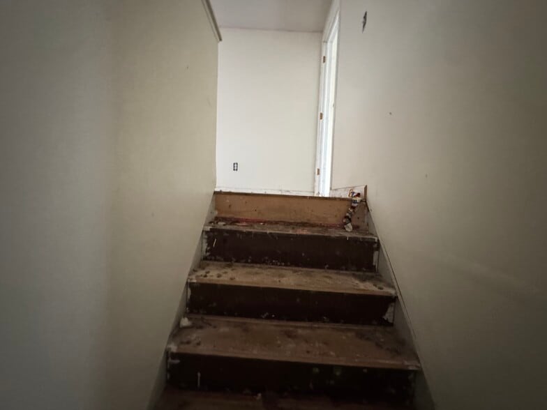 Building Photo - 5236 Lemay St