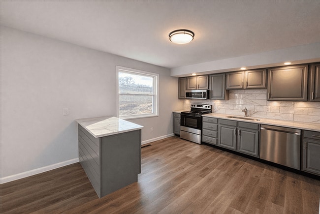 Building Photo - 408 Herr St