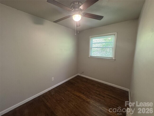 Building Photo - 333 Laurel St