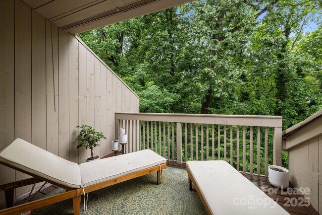 Building Photo - 222 Riverview Terrace