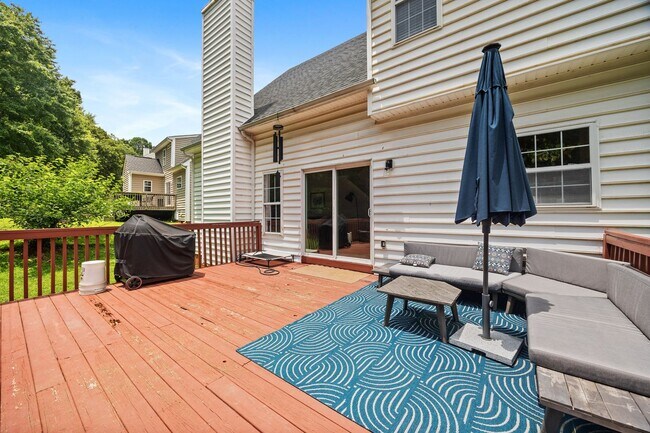 Building Photo - Spacious 3-Bed / 2.5-Bath Home in Southwes...