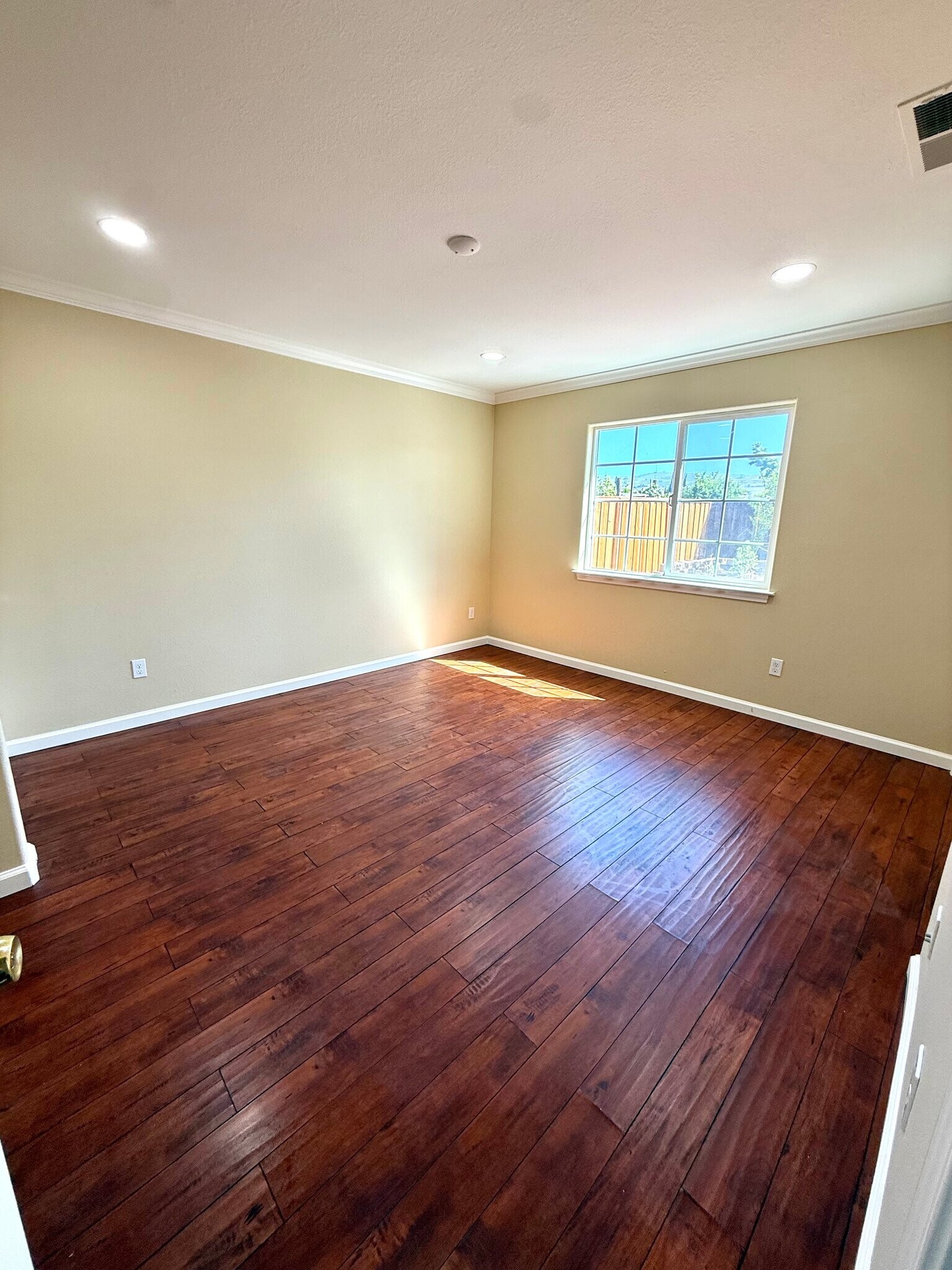 Building Photo - 2816 Scottsdale Dr