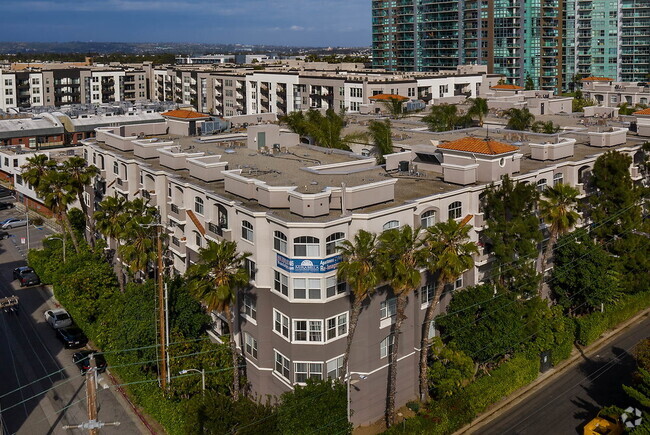 Building Photo - Mirabella