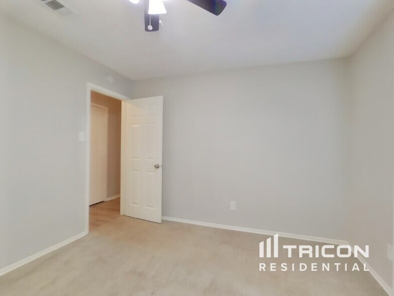 Building Photo - 3107 Lucida Ln