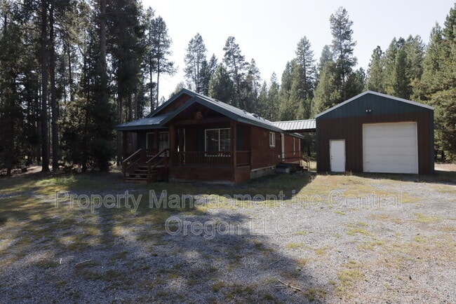 Building Photo - 15550 Rim Dr