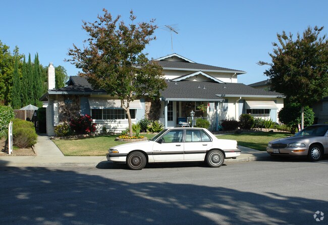 Building Photo - 559 Firloch Ave