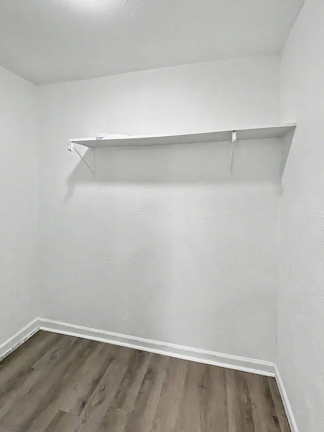 Building Photo - Freshly Renovated Home with HUGE backyard!