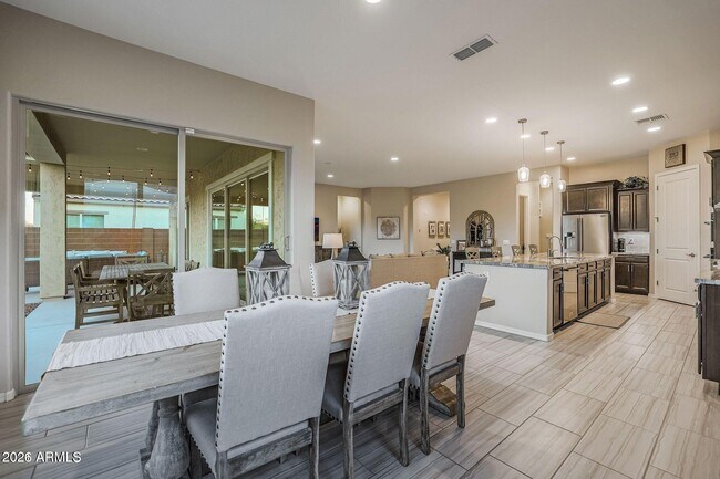 Building Photo - 18626 W Elm St