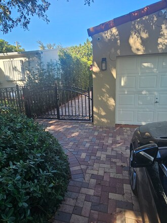 Building Photo - 2385 SW 25th St