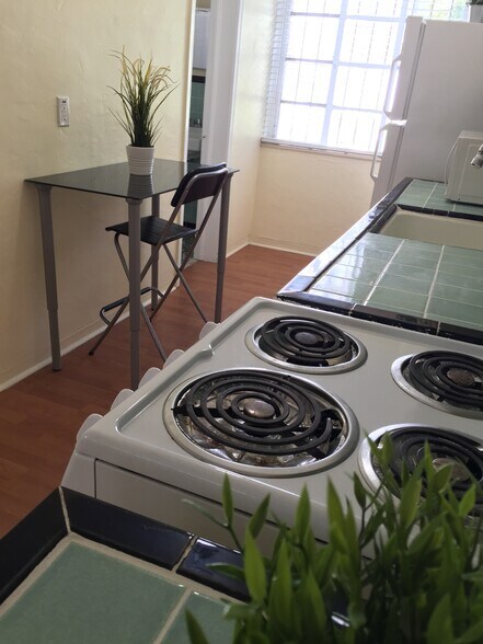 Building Photo - 2821 SW 1st Ave