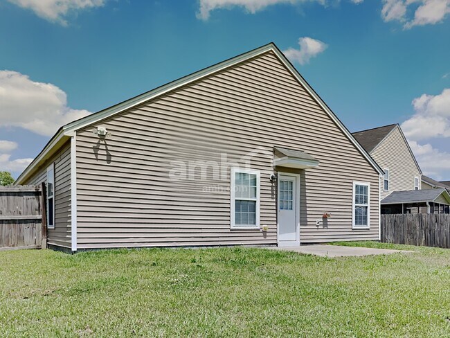 Building Photo - 2043 Cripplecreek Dr