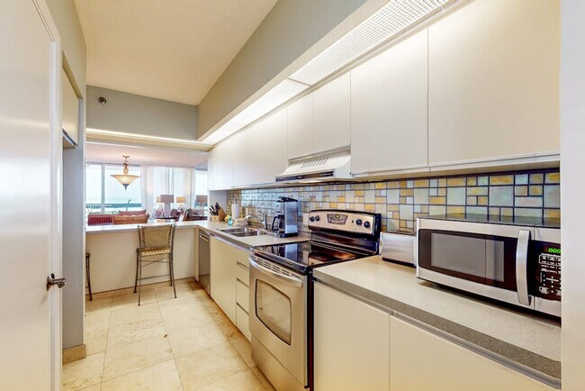 Building Photo - 1145 Gulf of Mexico Dr