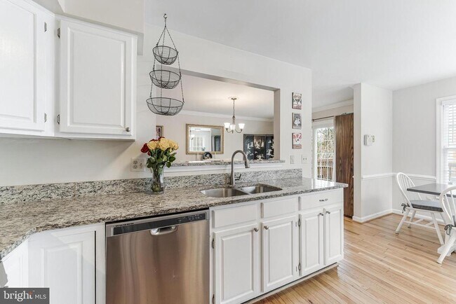 Building Photo - 12165 Abbey Glen Ct