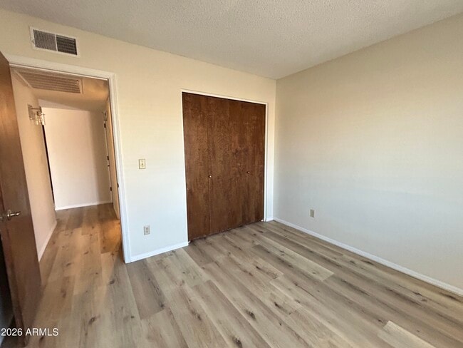 Building Photo - 3926 W Willow Ave