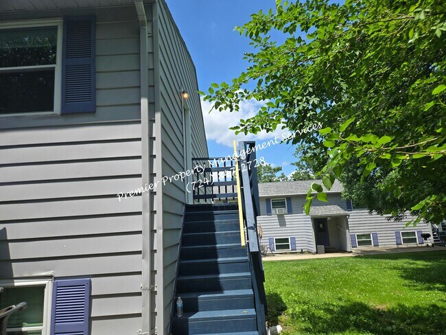 Building Photo - 455 McCleery St