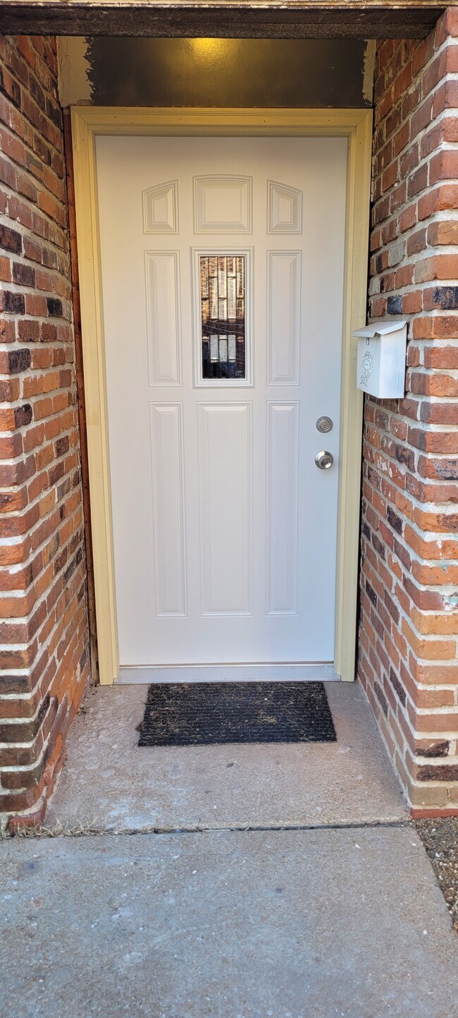 front new door - 10001 kodiak Dr