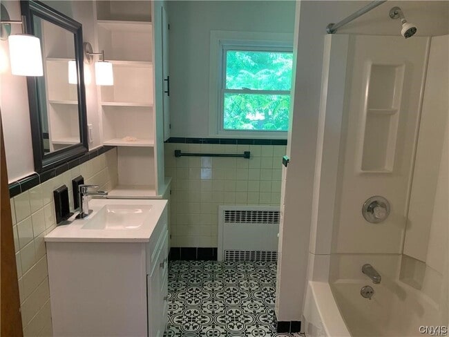 Building Photo - 184 S 1st St