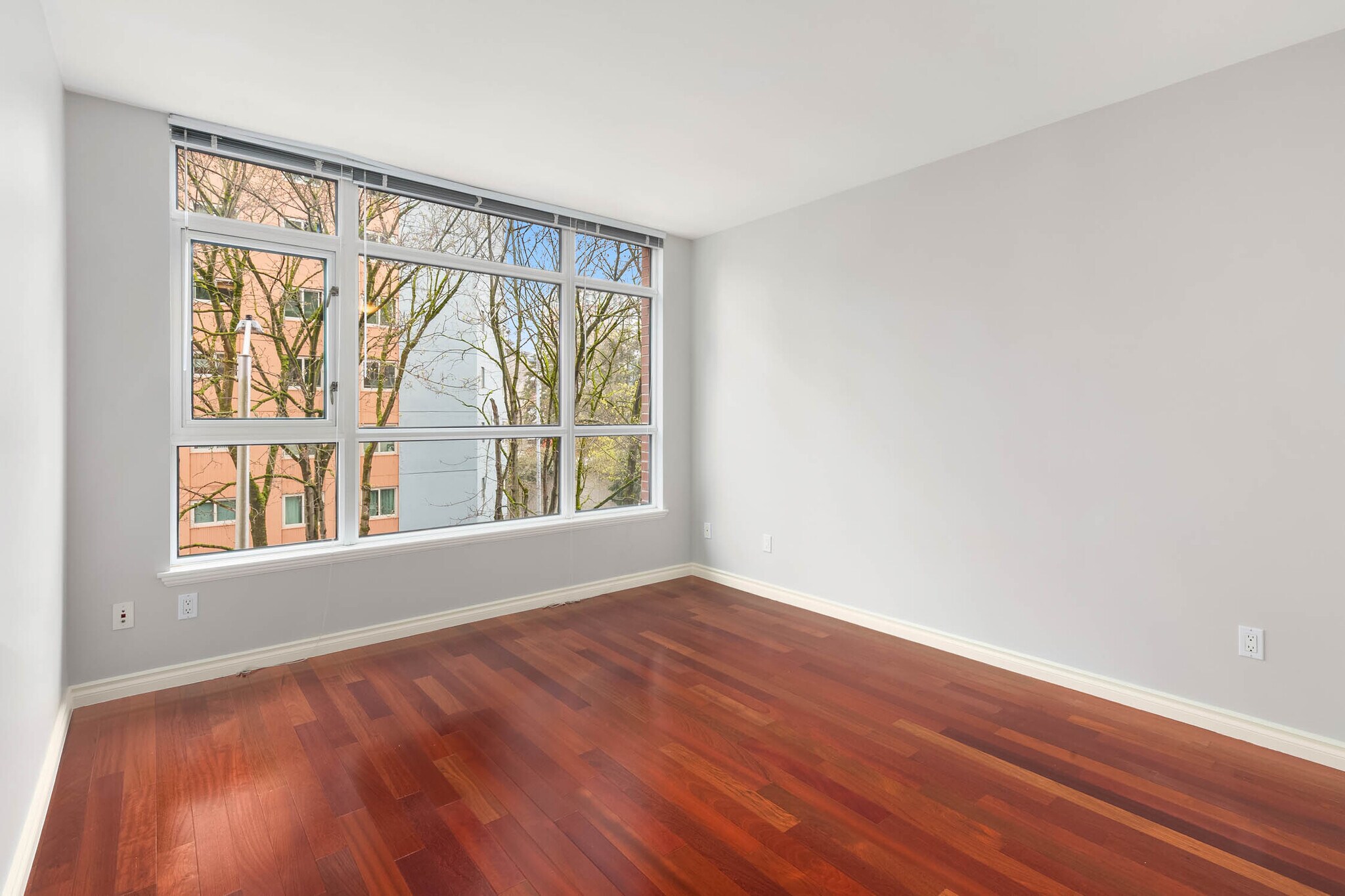 Building Photo - 1420 Terry Ave