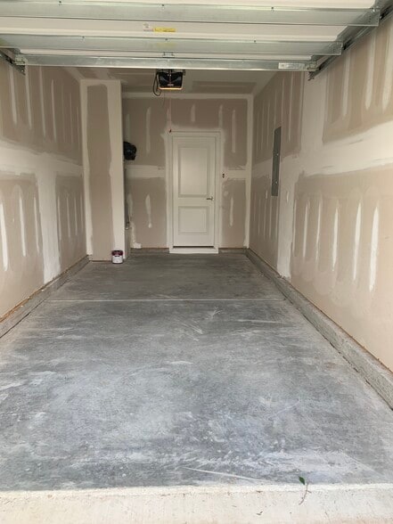 Garage - 1353 Fitchie Pl