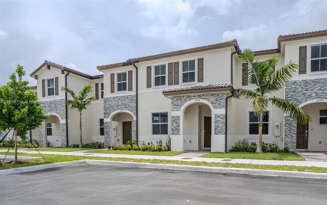 Building Photo - 2796 SE 26th Ave