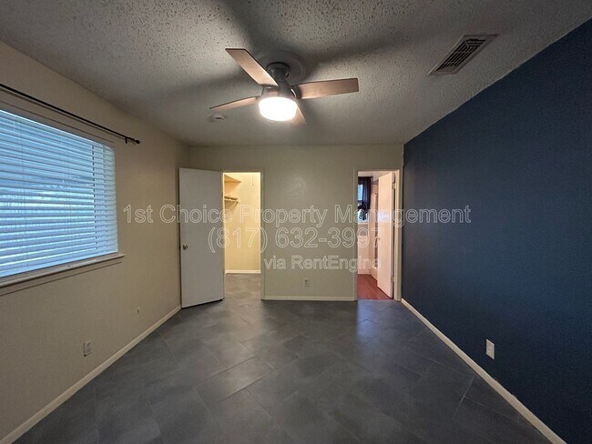 Building Photo - 6409 Stardust Dr S