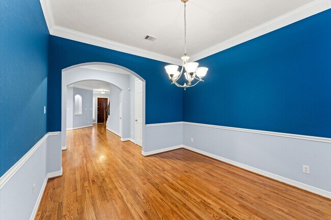 Building Photo - 10106 Holly Chase Dr