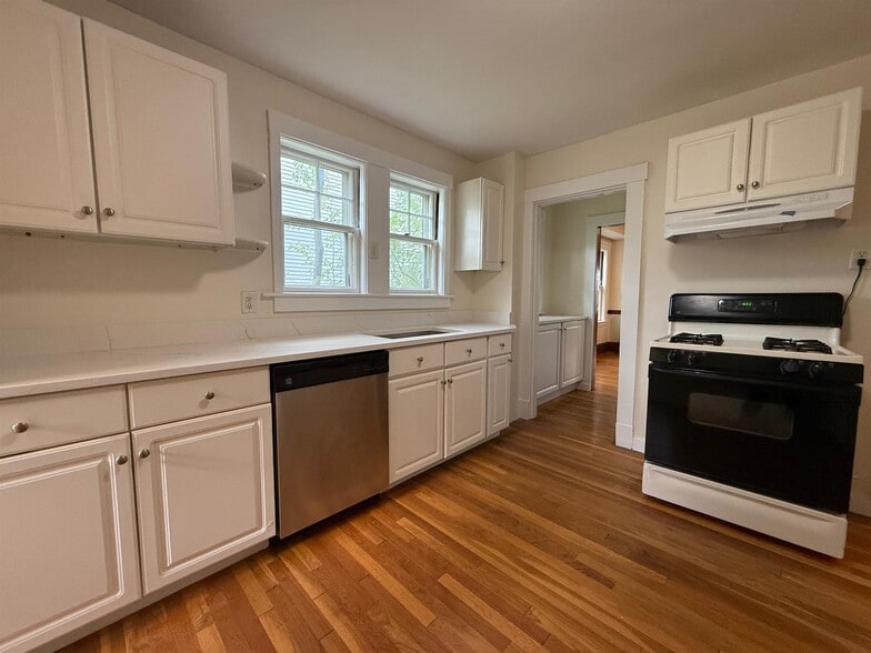 Primary Photo - 42 Madison St