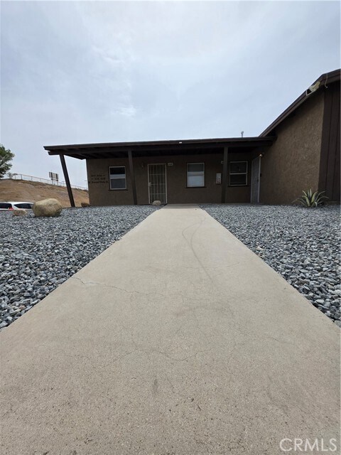 Building Photo - 600 W Buena Vista St