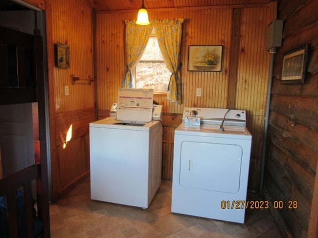 Building Photo - $1,700 - 2 Bedroom / 2 Bath Fully Furnished Cabin with an Amazing View in the Pumpkintown Community