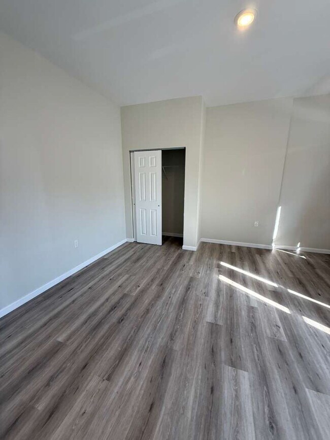 Building Photo - 3215-3217-3217 Nebraska Ave