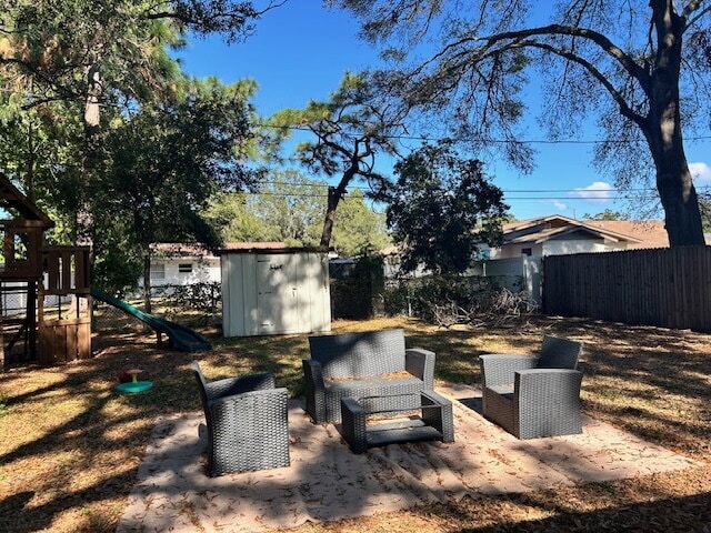 Building Photo - St Petersburg, 2/1 SFH Fenced yard