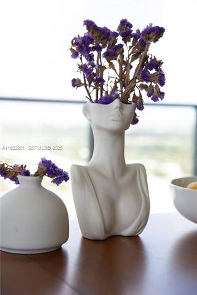 Building Photo - 121 NE 34th St