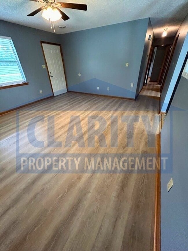 Building Photo - Single Family Home with a Spacious Yard!