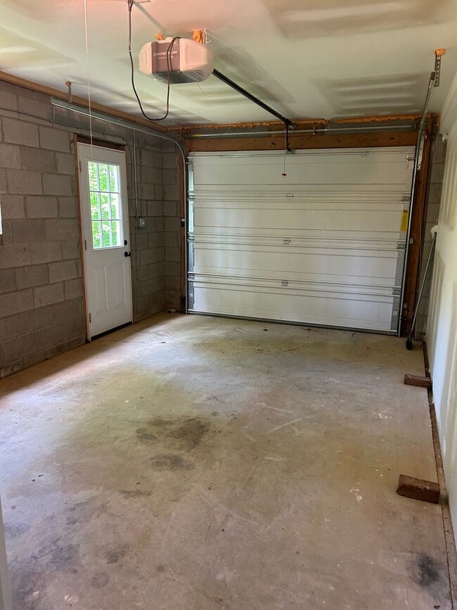 Building Photo - Charming 2 Bed / 2 Bath Home – Walk to Dow...