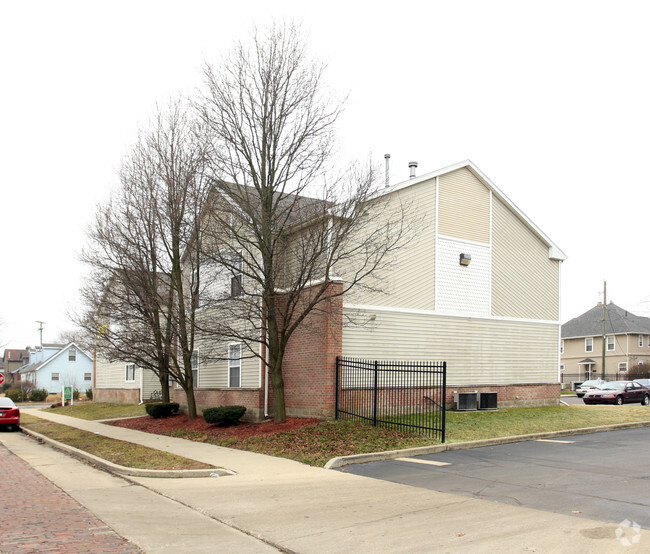 Building Photo - Monroe Park Apartments