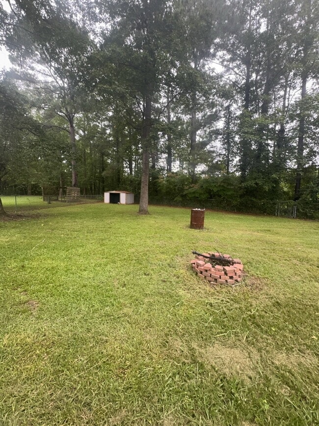 Building Photo - Charming 3 Bedroom, 2 Bath Home 710 Stonewall Avenue