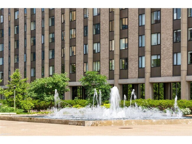 Building Photo - 19 S 1st St