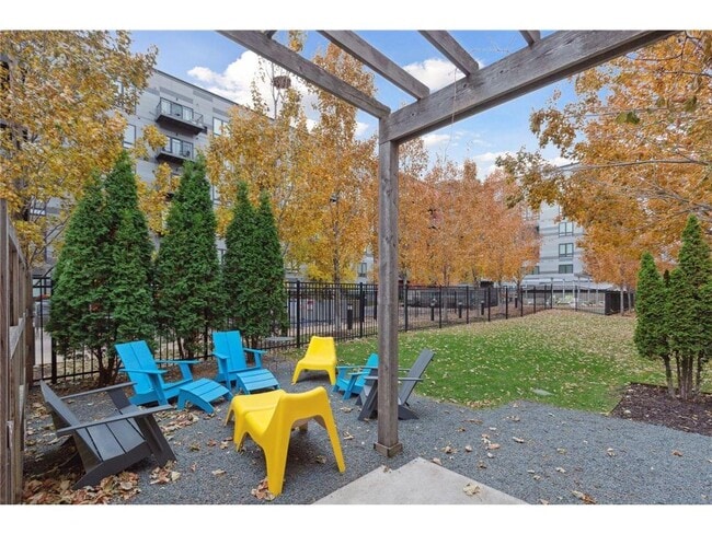 Building Photo - 801 N Washington Ave