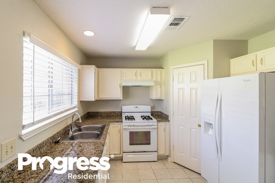 Building Photo - 17938 Great Glen Dr