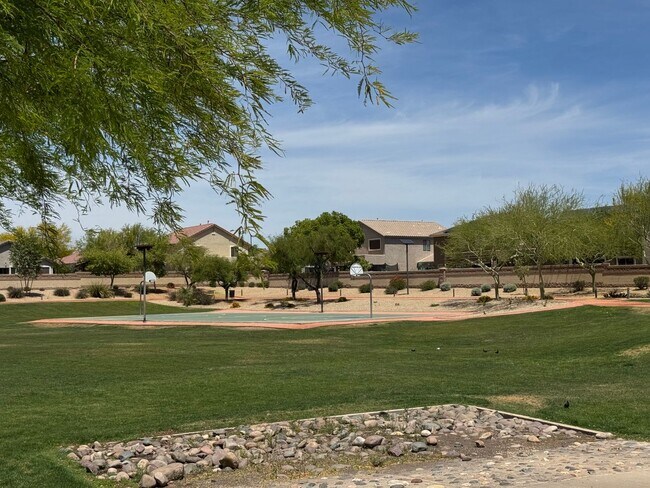 Building Photo - Updated 4 bedroom home in Casa Del Rey Com...